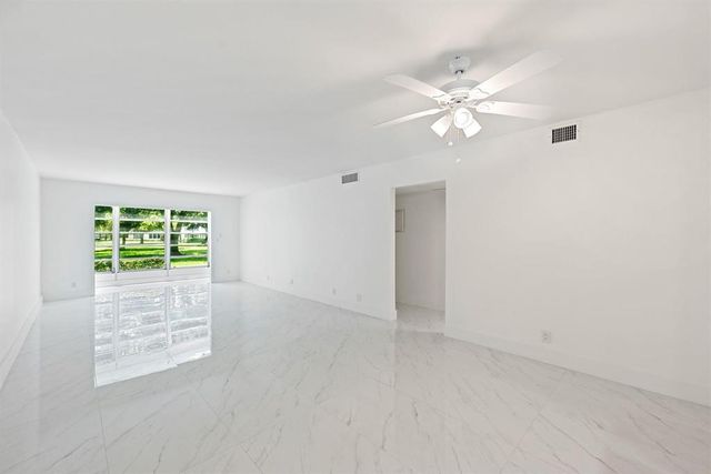 2202 Lucaya Bend M1, Coconut Creek, FL 33066