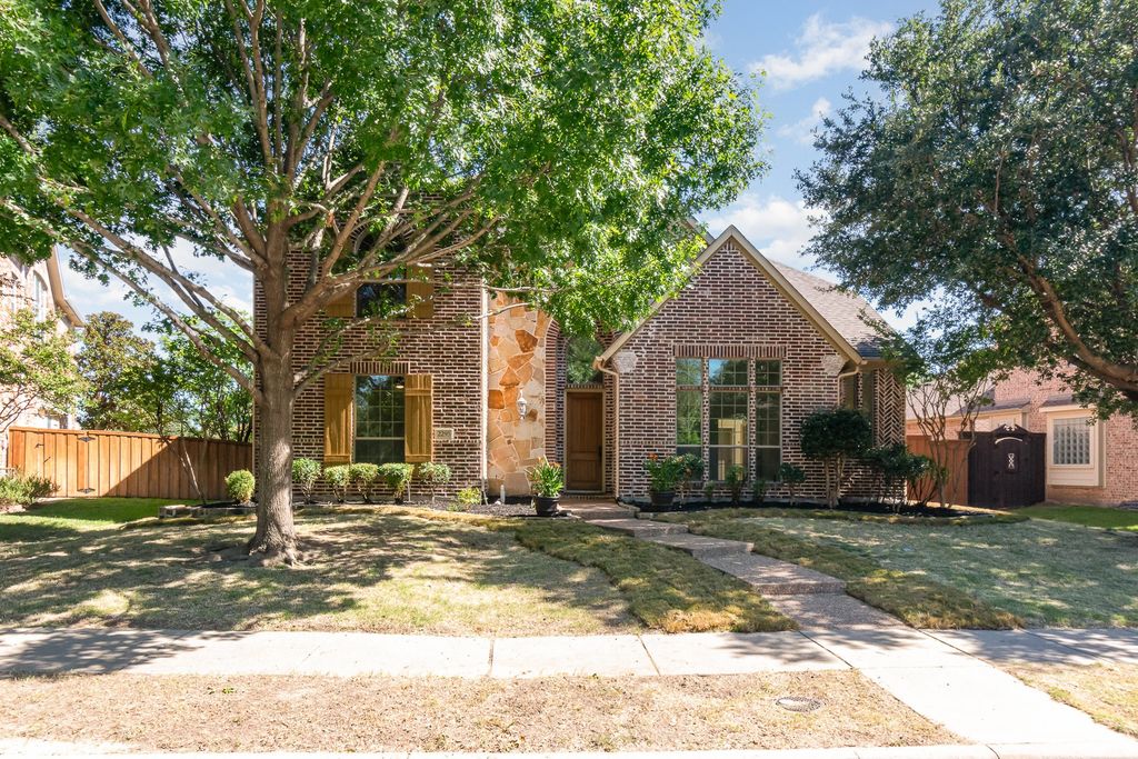 2295 Sandy Creek Drive, Frisco, TX 75033