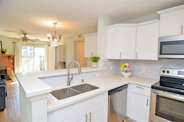 18800 Egret Bay Boulevard 1201, Webster, TX 77058