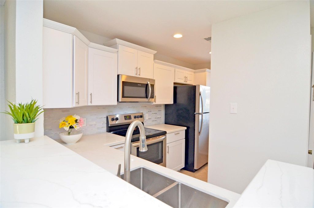 18800 Egret Bay Boulevard 1201, Webster, TX 77058