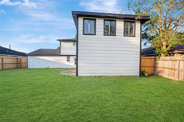 6835 Laughlin Drive, Missouri City, TX 77489