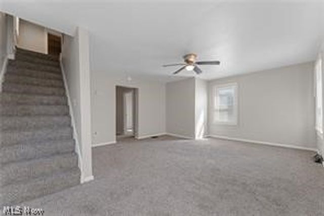 223 E Maple Street E, Hartville, OH 44632