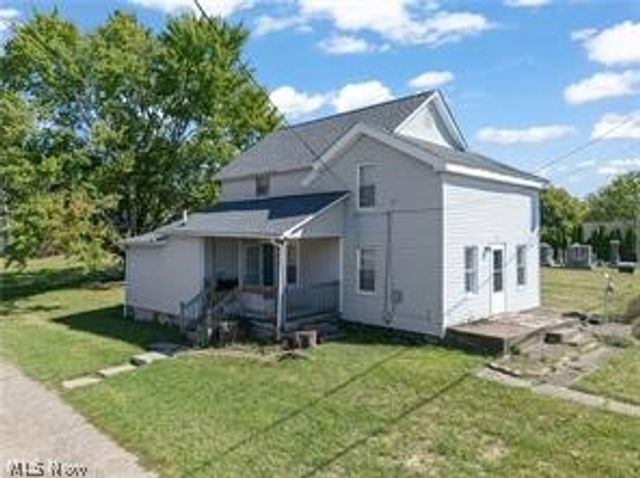 223 E Maple Street E, Hartville, OH 44632