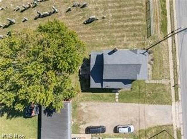 223 E Maple Street E, Hartville, OH 44632