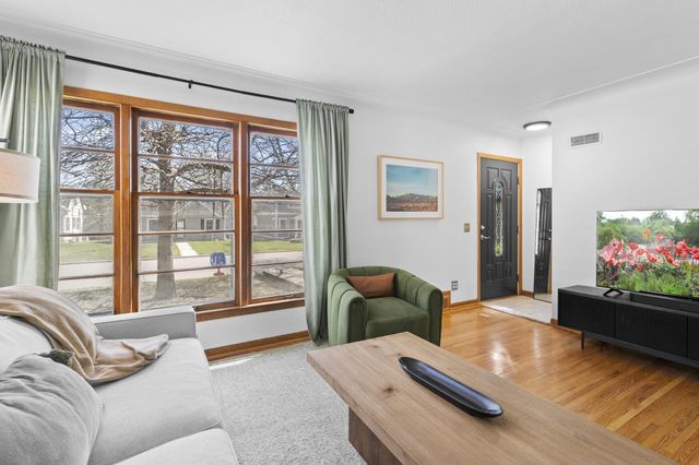 7104 Stevens Avenue S, Richfield, MN 55423