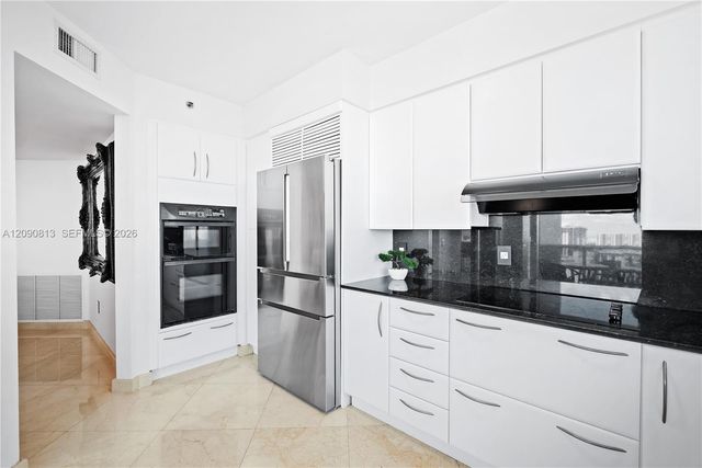 19111 Collins Avenue 2207, Sunny Isles Beach, FL 33160