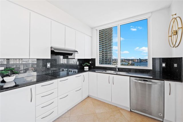19111 Collins Avenue 2207, Sunny Isles Beach, FL 33160