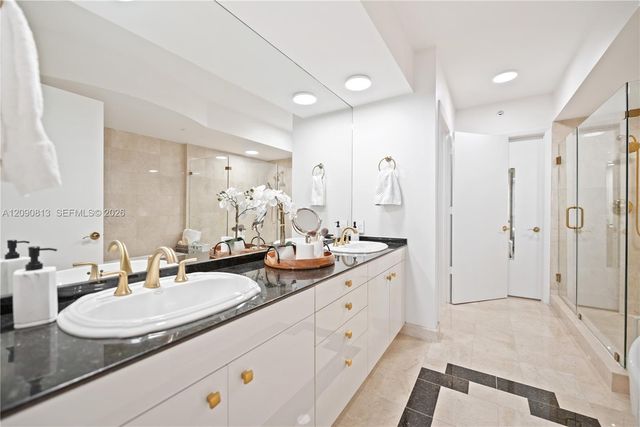 19111 Collins Avenue 2207, Sunny Isles Beach, FL 33160