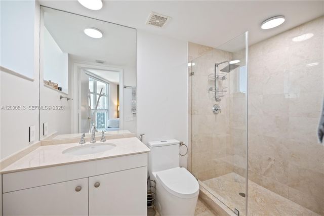 19111 Collins Avenue 2207, Sunny Isles Beach, FL 33160