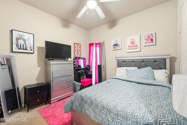 1005 Bridgetowne Lane, Breaux Bridge, LA 70517