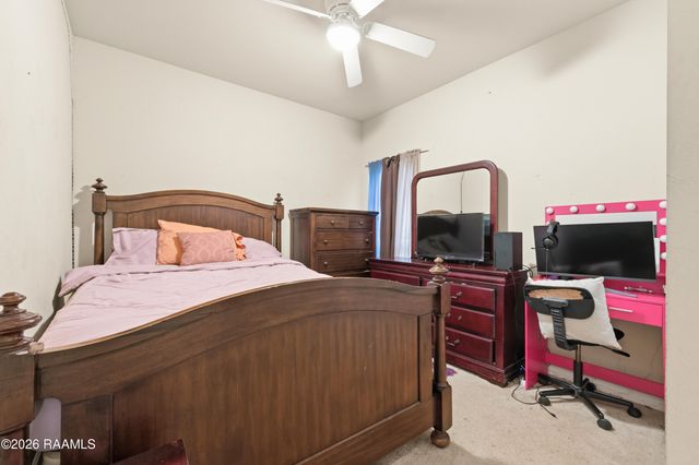 1005 Bridgetowne Lane, Breaux Bridge, LA 70517