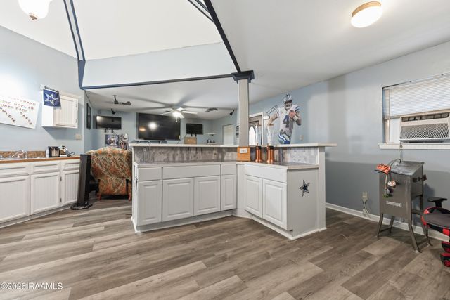 1005 Bridgetowne Lane, Breaux Bridge, LA 70517