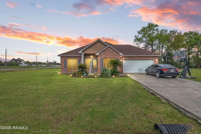 1005 Bridgetowne Lane, Breaux Bridge, LA 70517