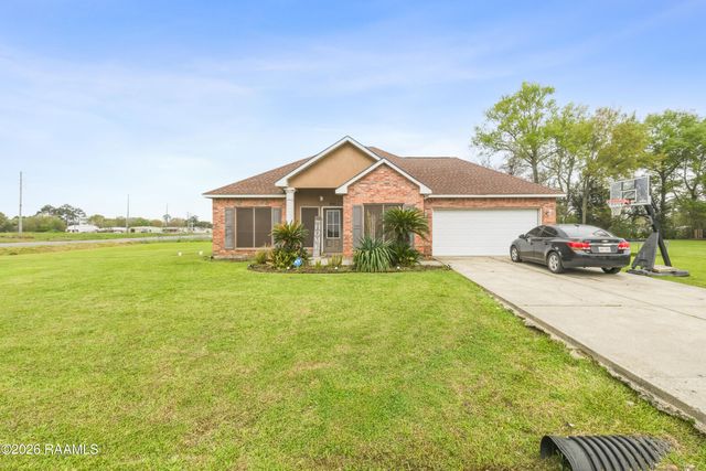 1005 Bridgetowne Lane, Breaux Bridge, LA 70517