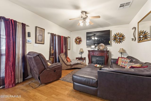 1005 Bridgetowne Lane, Breaux Bridge, LA 70517