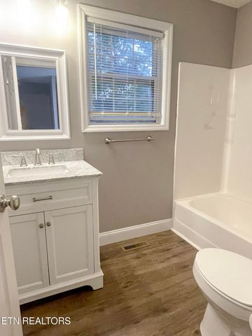 111 Sycamore Dr., Crossville, TN 38555