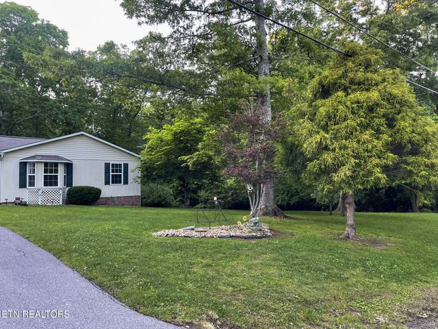 111 Sycamore Dr., Crossville, TN 38555