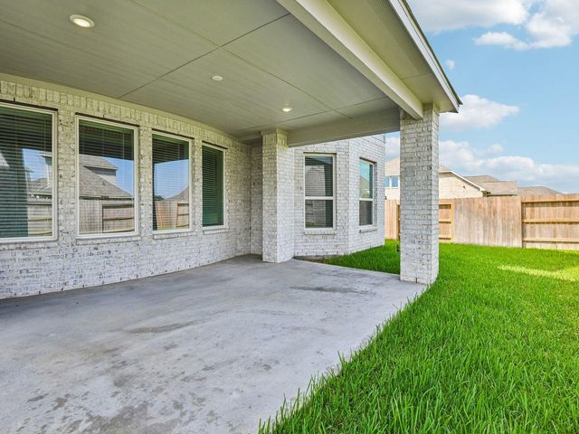 5225 Great Oaks Drive, Pearland, TX 77584