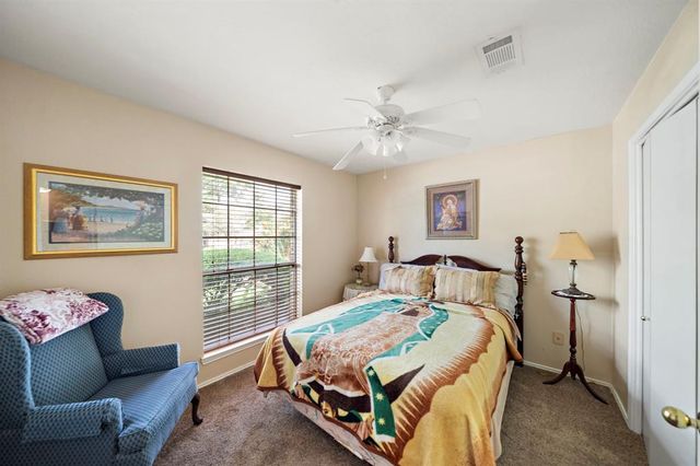 907 S Peach Hollow Court, Pearland, TX 77584