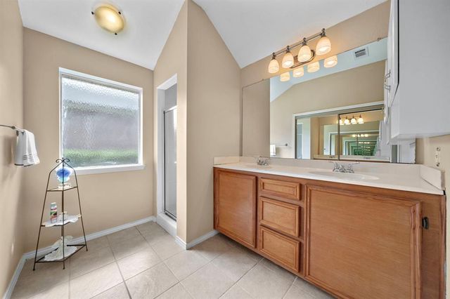 907 S Peach Hollow Court, Pearland, TX 77584