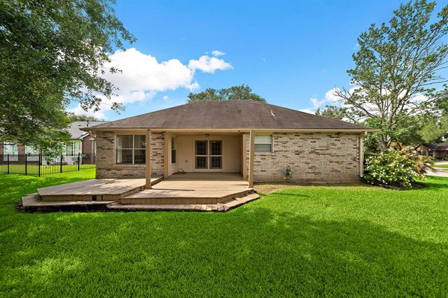 907 S Peach Hollow Court, Pearland, TX 77584