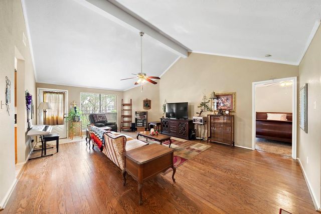 907 S Peach Hollow Court, Pearland, TX 77584