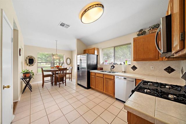 907 S Peach Hollow Court, Pearland, TX 77584