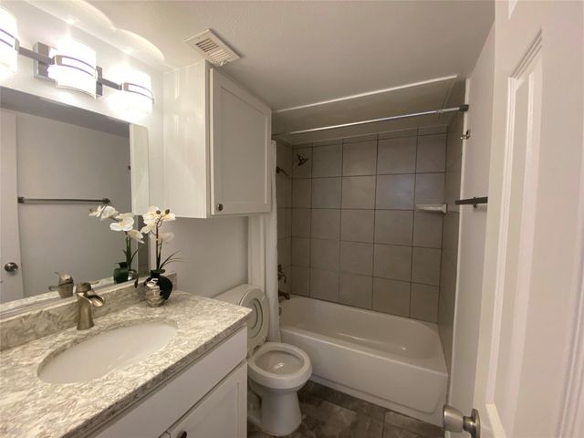 3819 Southway DR 101, Austin, TX 78704