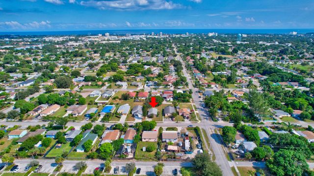 237 SW 11th Avenue, Delray Beach, FL 33444