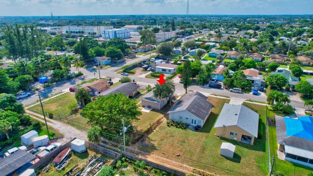 237 SW 11th Avenue, Delray Beach, FL 33444
