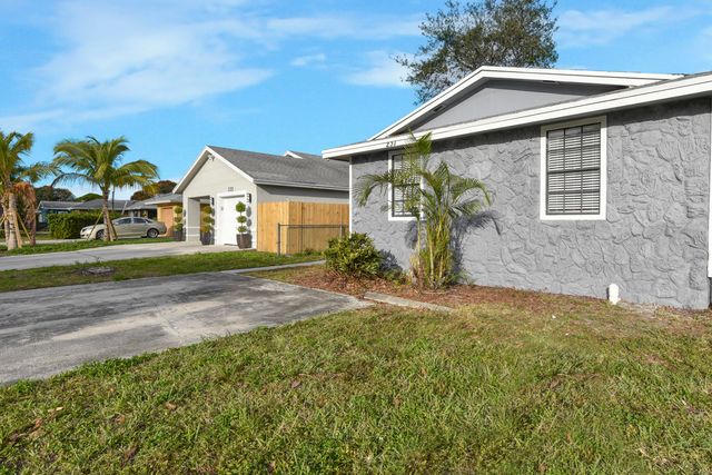237 SW 11th Avenue, Delray Beach, FL 33444