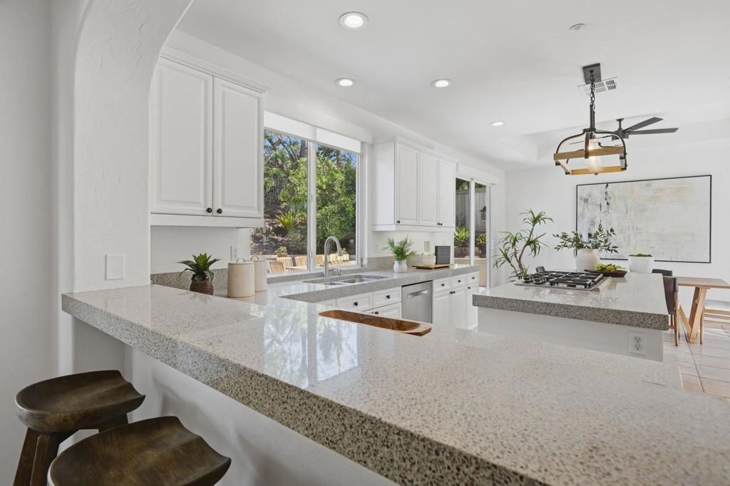 Image 10 of property listing at 3393 Holly Oak Ln, Escondido, CA 92027