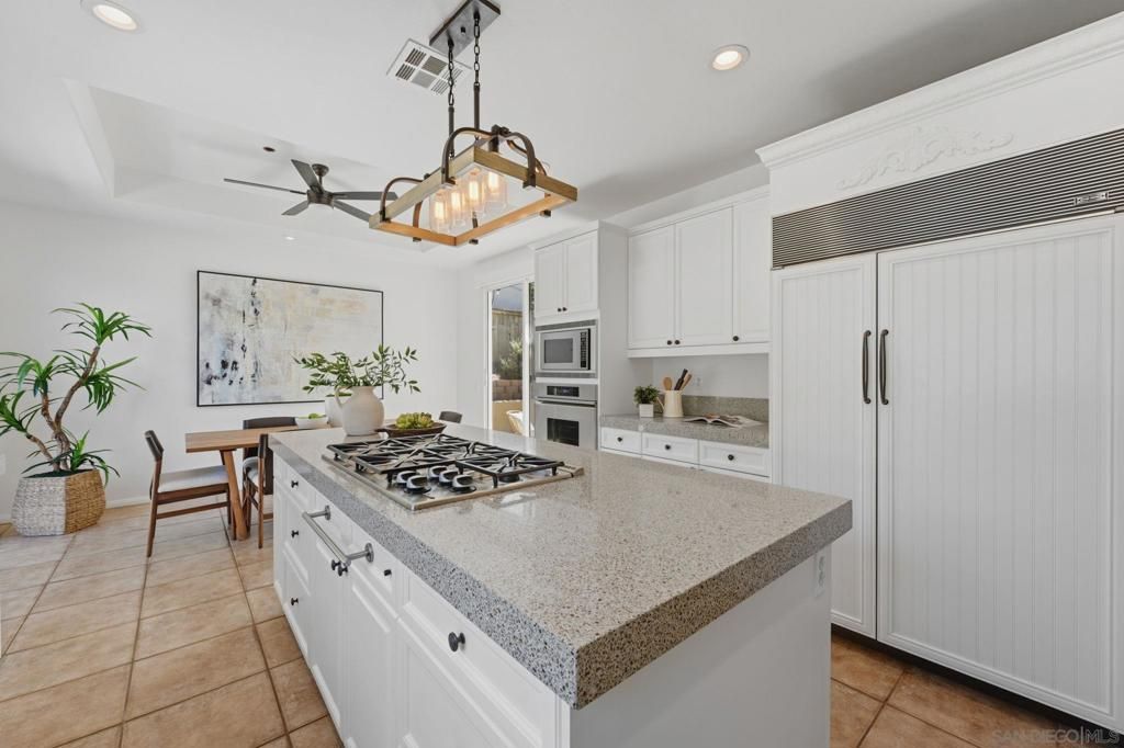 Image 11 of property listing at 3393 Holly Oak Ln, Escondido, CA 92027