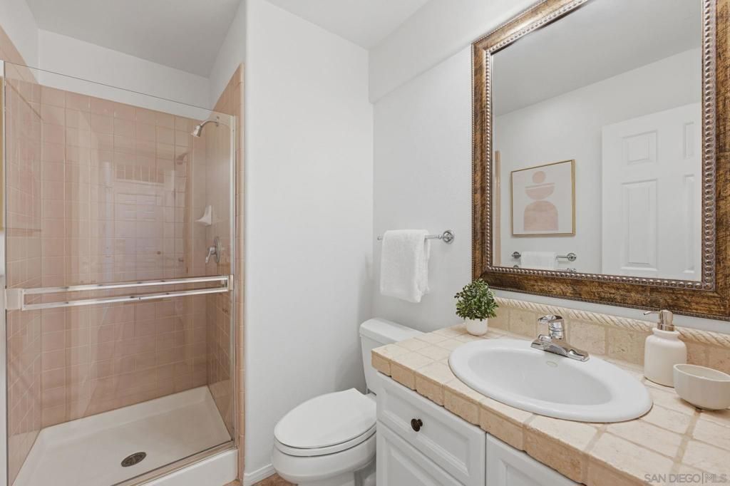 Image 21 of property listing at 3393 Holly Oak Ln, Escondido, CA 92027