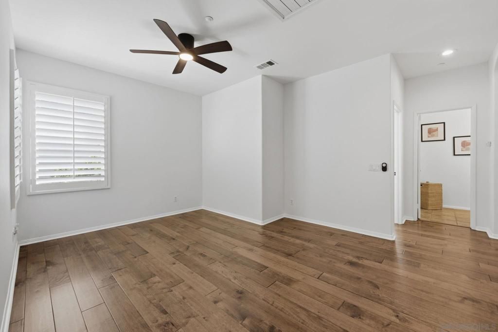 Image 24 of property listing at 3393 Holly Oak Ln, Escondido, CA 92027