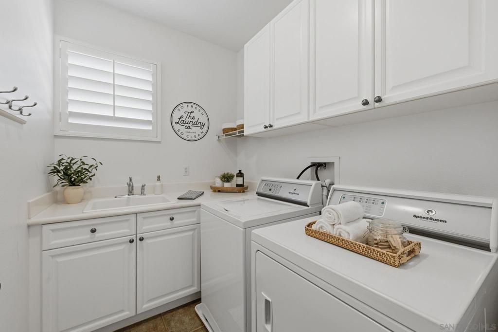 Image 30 of property listing at 3393 Holly Oak Ln, Escondido, CA 92027