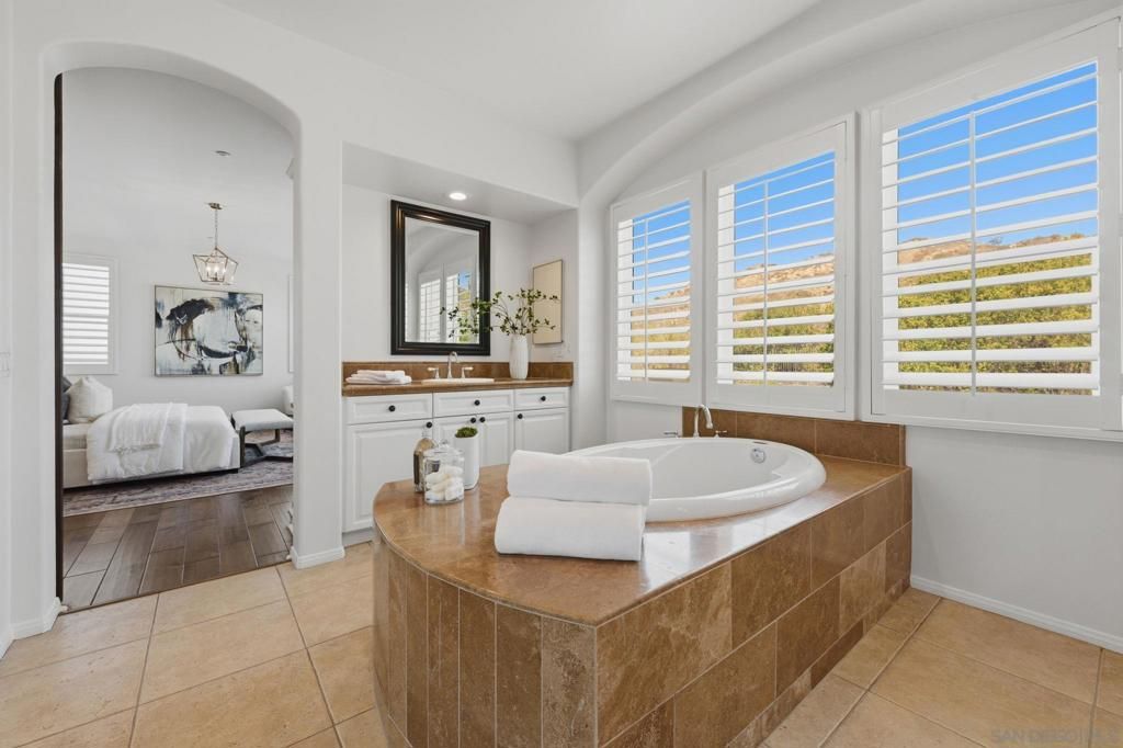 Image 34 of property listing at 3393 Holly Oak Ln, Escondido, CA 92027