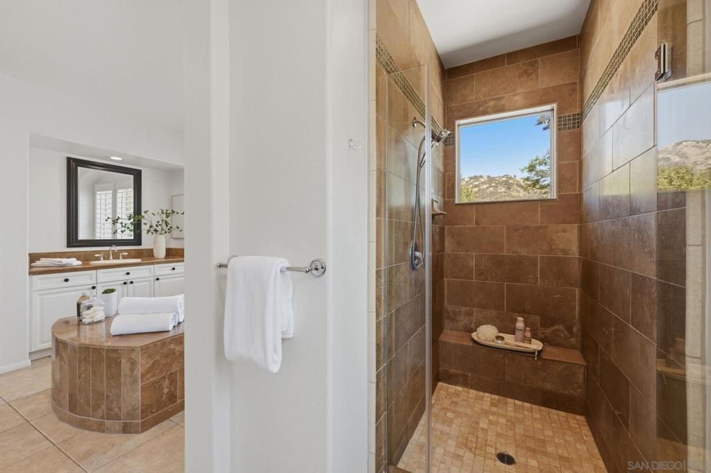 Image 36 of property listing at 3393 Holly Oak Ln, Escondido, CA 92027