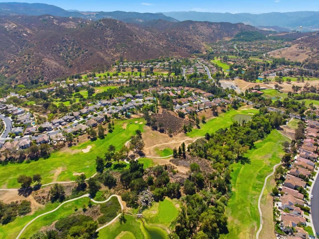 Image 43 of property listing at 3393 Holly Oak Ln, Escondido, CA 92027