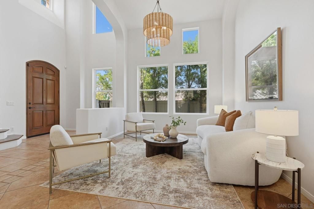Image 6 of property listing at 3393 Holly Oak Ln, Escondido, CA 92027
