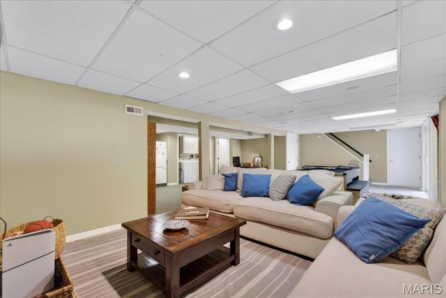 1331 Parkview Valley Drive, Ballwin, MO 63011