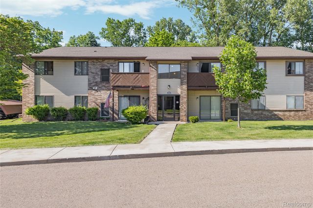 7806 Manor Circle 101, Westland, MI 48185