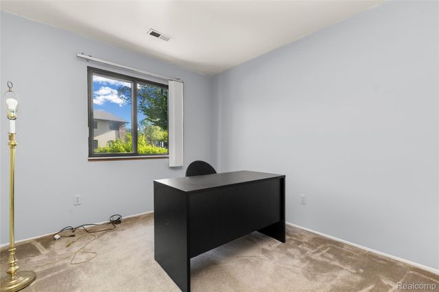 7806 Manor Circle 101, Westland, MI 48185