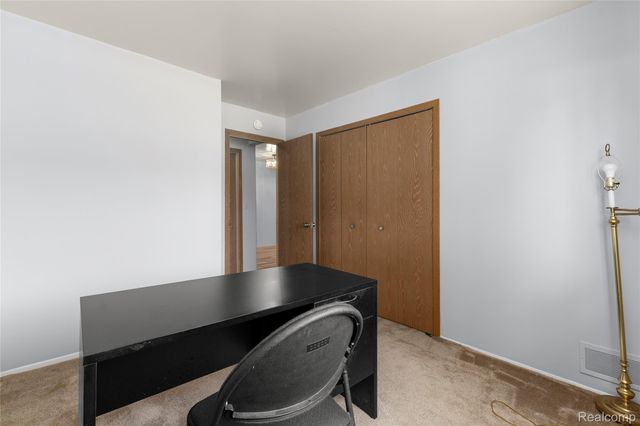 7806 Manor Circle 101, Westland, MI 48185