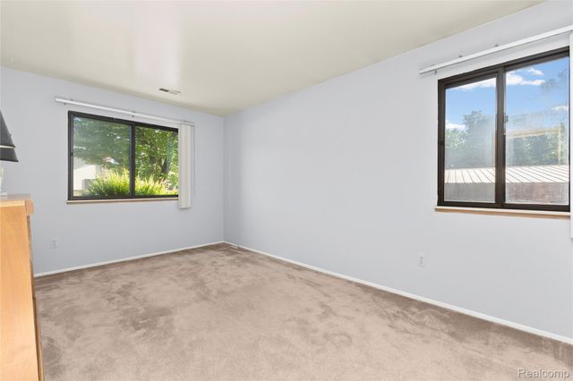 7806 Manor Circle 101, Westland, MI 48185
