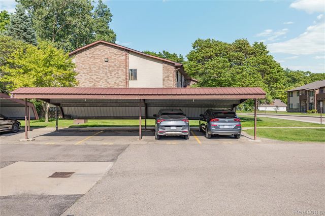7806 Manor Circle 101, Westland, MI 48185