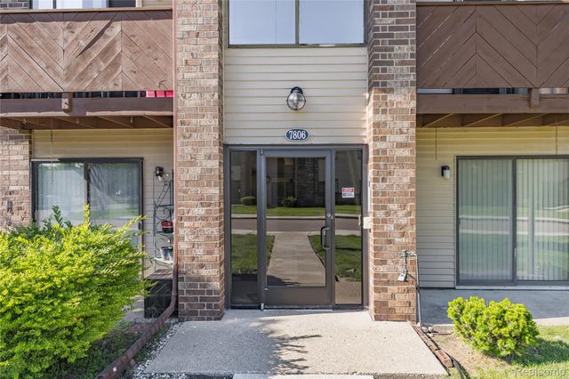 7806 Manor Circle 101, Westland, MI 48185