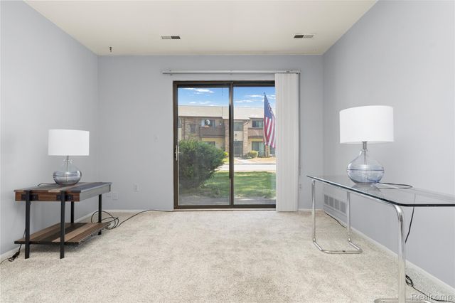 7806 Manor Circle 101, Westland, MI 48185