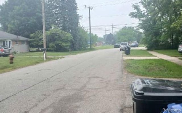 19930 Gaylord, Redford, MI 48240