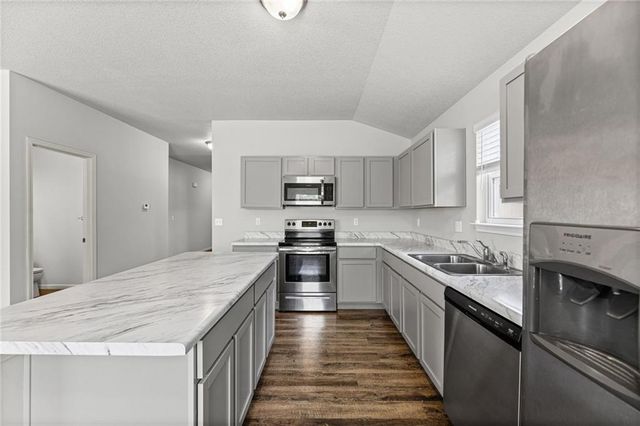 21325 W 216th Street, Spring Hill, KS 66083